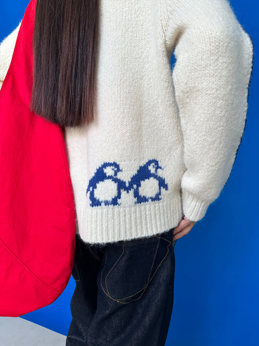 Hughum Blue and white contrasting penguin-blend sweater