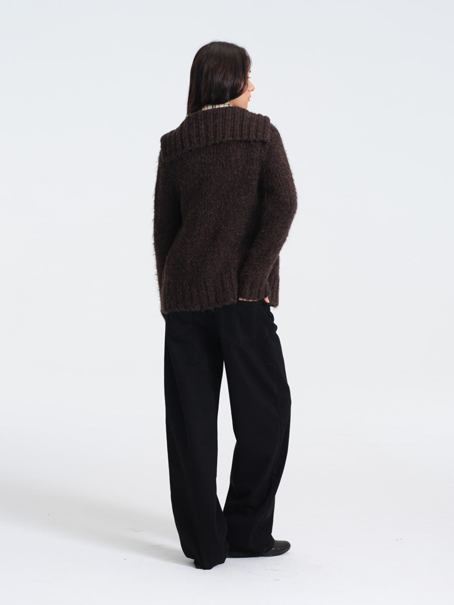 Hughum Café Brown Chunky Knit Sweater with Horn Buttons