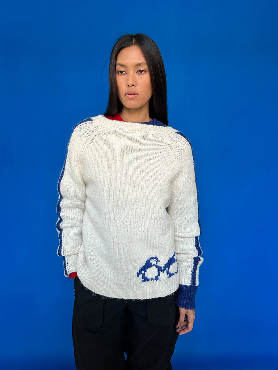 Hughum Blue and white contrasting penguin-blend sweater