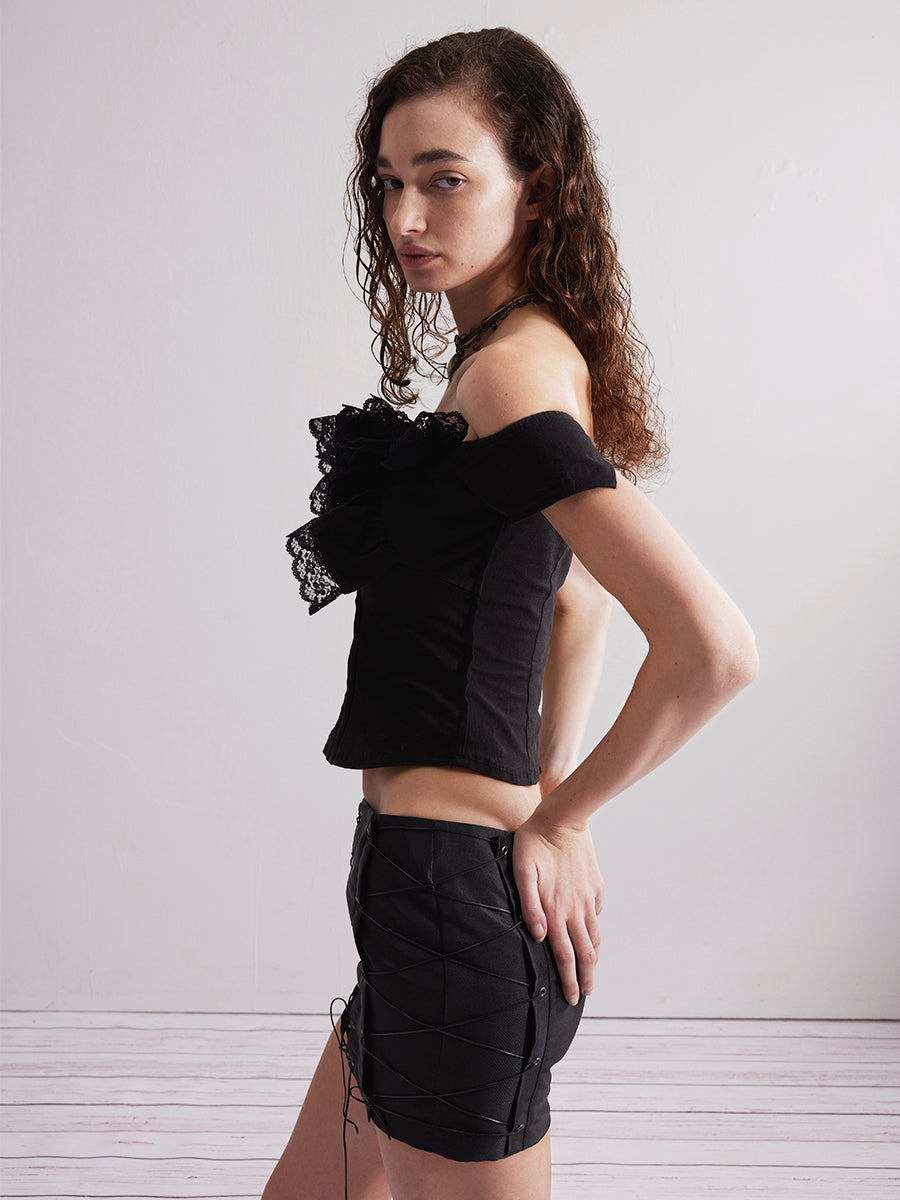 Dotyears24ss Lace roll lace panelled one-shoulder top