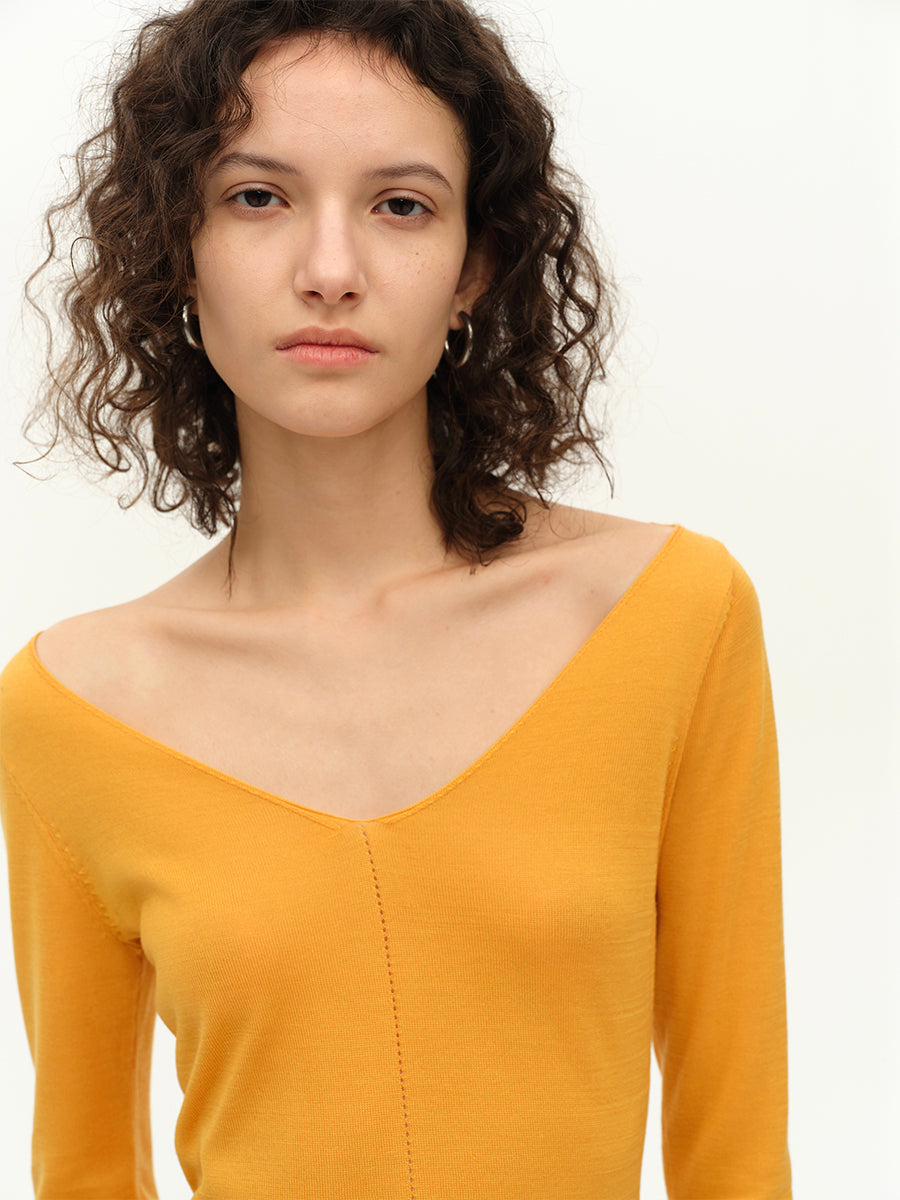 Hughum V-neck Tencel knit cut-out yellow black long sleeves