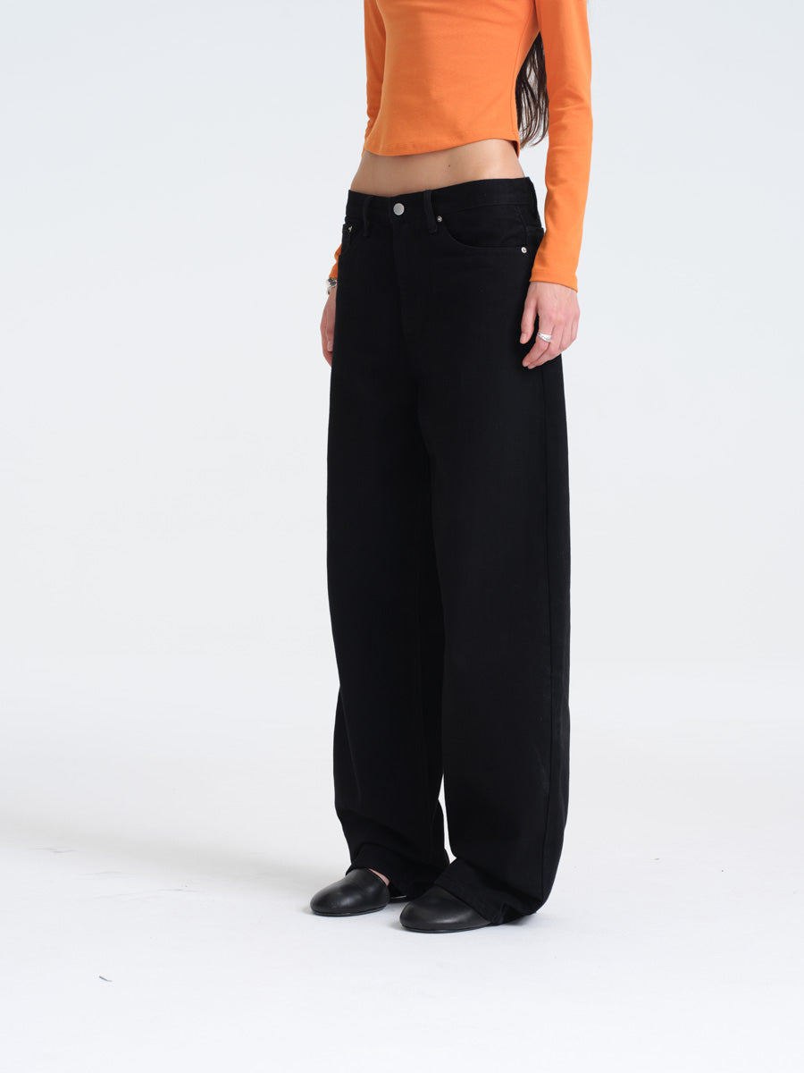 Hughum Black Loose-Fit Jeans