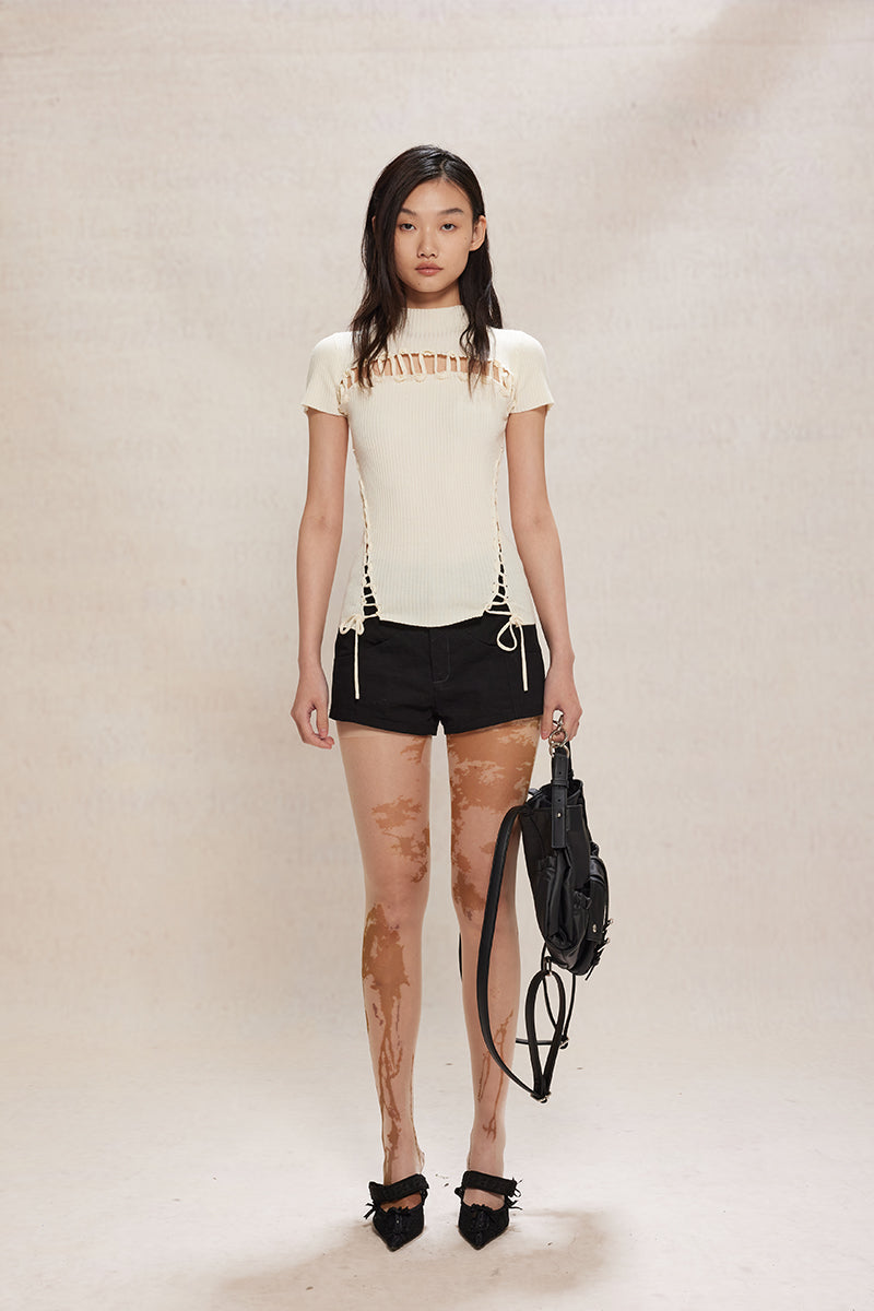 Dotyears24ss Strappy knitted black and white crop top Self-adjusting