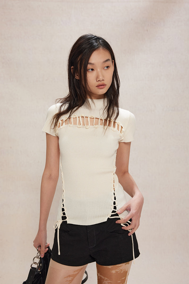 Dotyears24ss Strappy knitted black and white crop top Self-adjusting