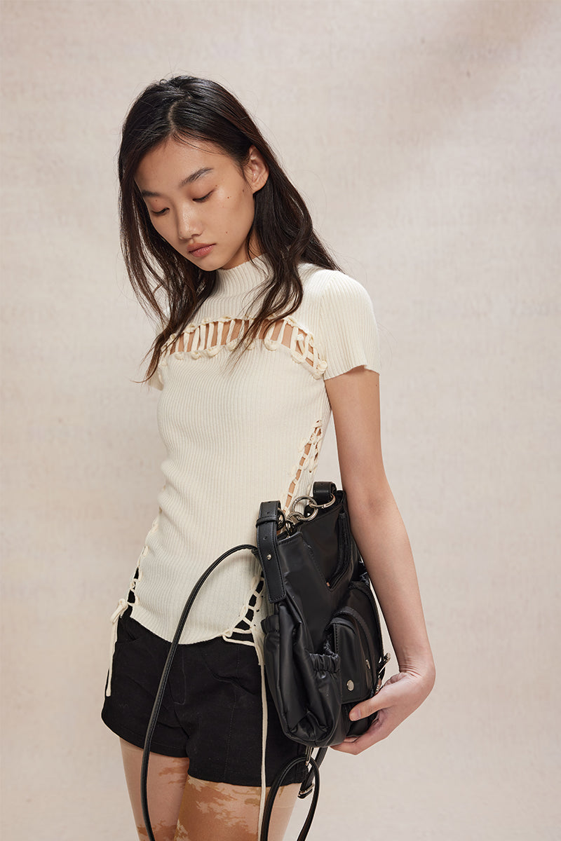 Dotyears24ss Strappy knitted black and white crop top Self-adjusting