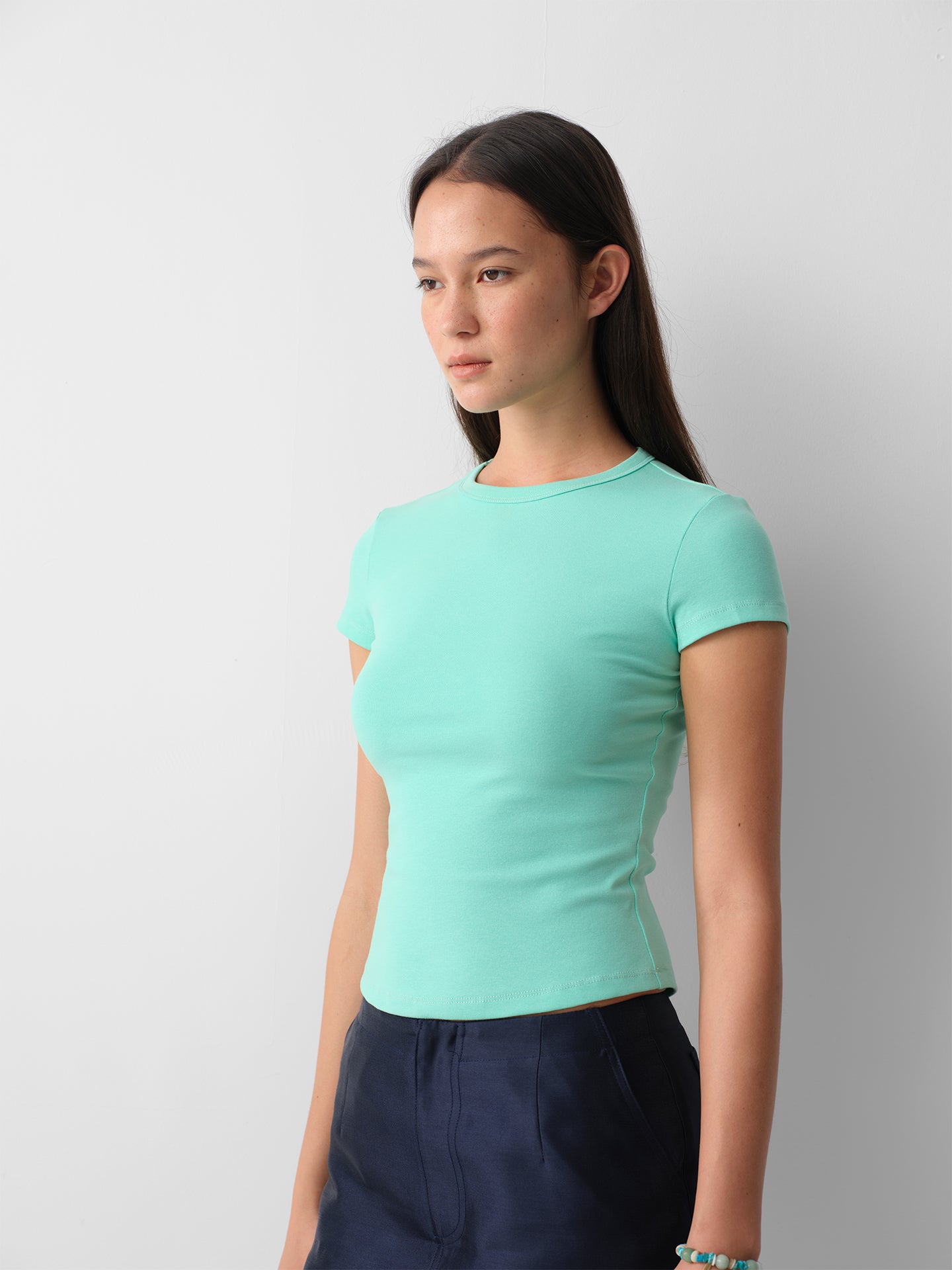 Hughum 26SS Solid Crew Neck Fitted Waist Knit Short Sleeve Top