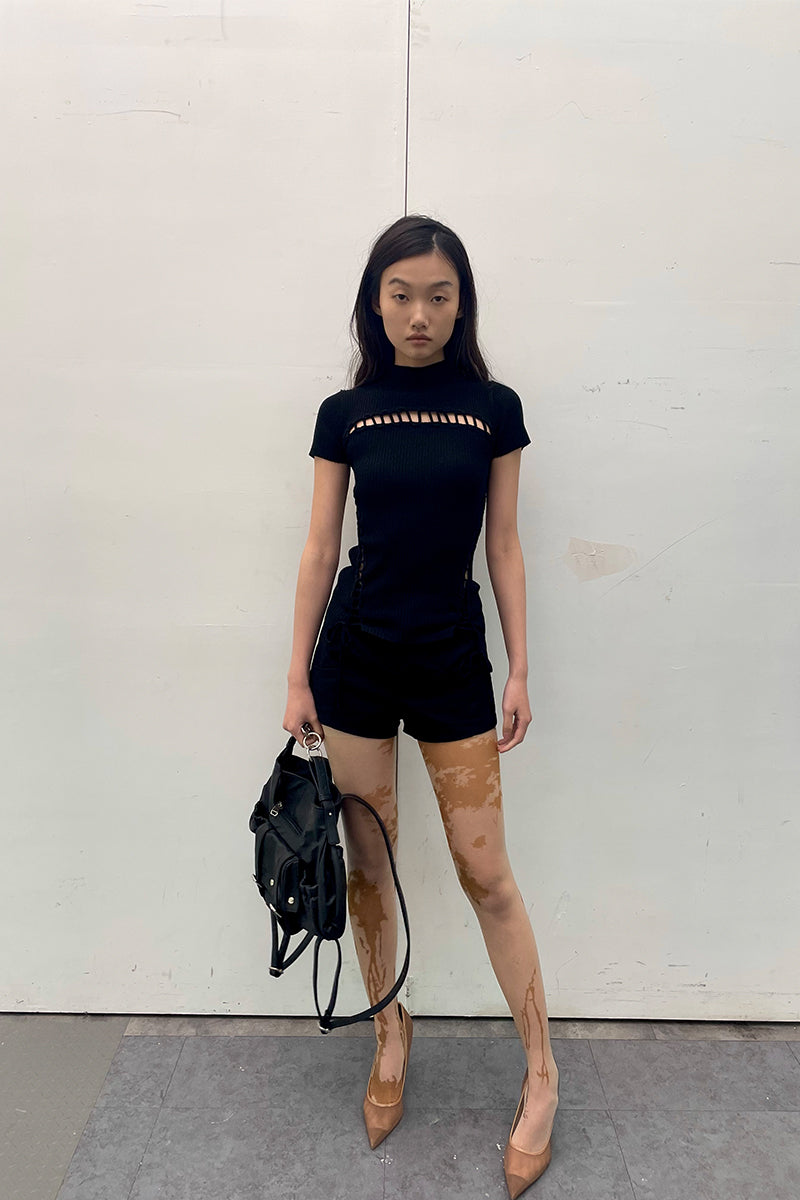 Dotyears24ss Strappy knitted black and white crop top Self-adjusting