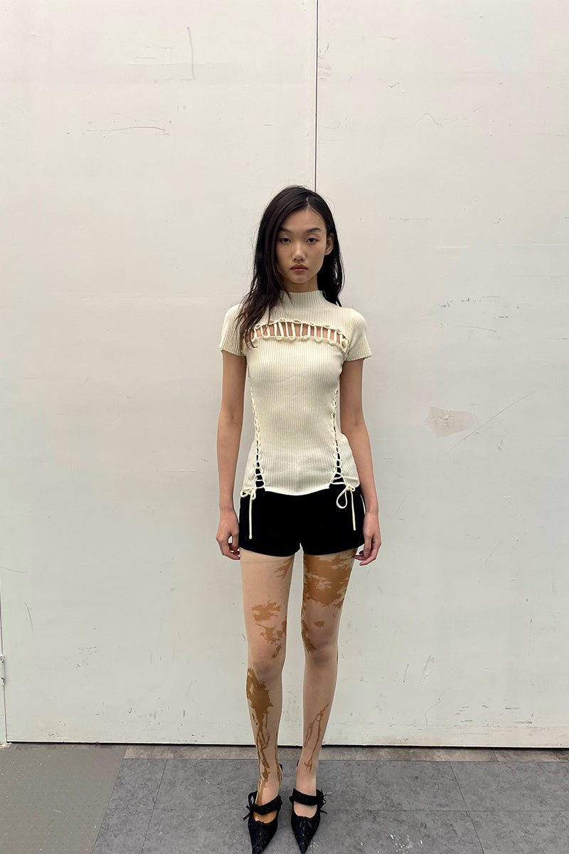 Dotyears24ss Strappy knitted black and white crop top Self-adjusting