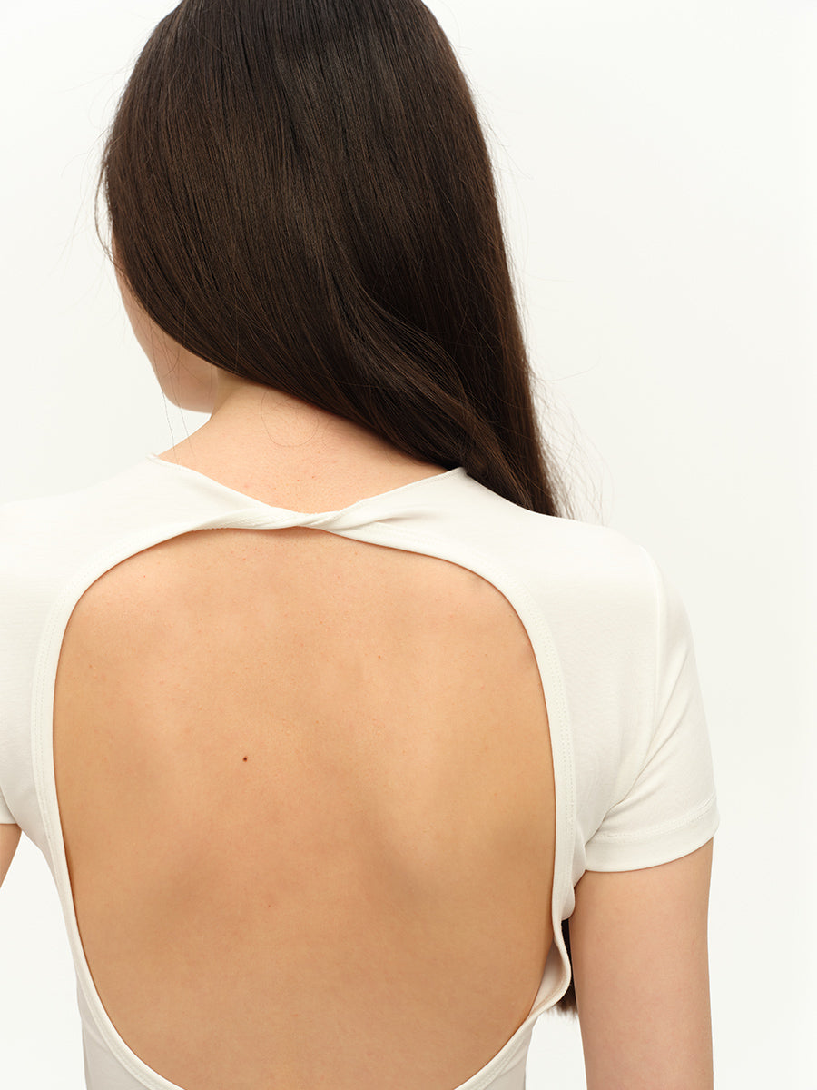 Dotyears Open back custom D-button knot black and white suit